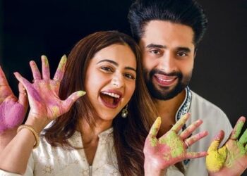 Fitness Goals: Rakul and Jackky Recognised on World Yoga Day