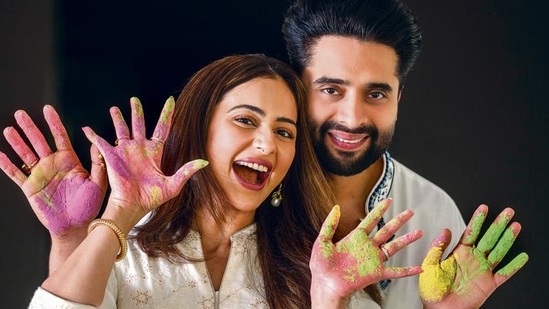 Fitness Goals: Rakul and Jackky Recognised on World Yoga Day
