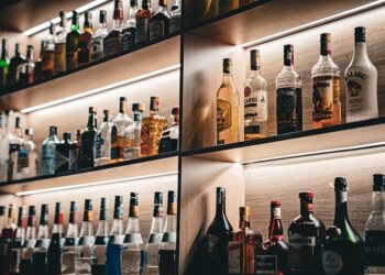 Maharashtra’s Bar Industry Grinds to a Halt in Protest