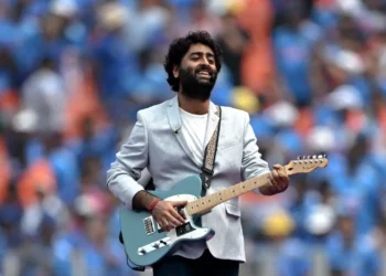 The Silent Mic: Arijit Singh’s Decisive Shift from the Playback Booth